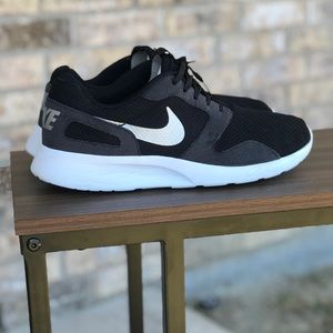 Nike Womens Size 11